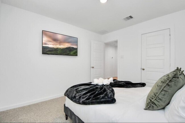 Building Photo - 2913 Needham Gdn Ln
