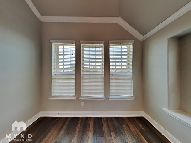 Foto del edificio - 523 Pineview Dr