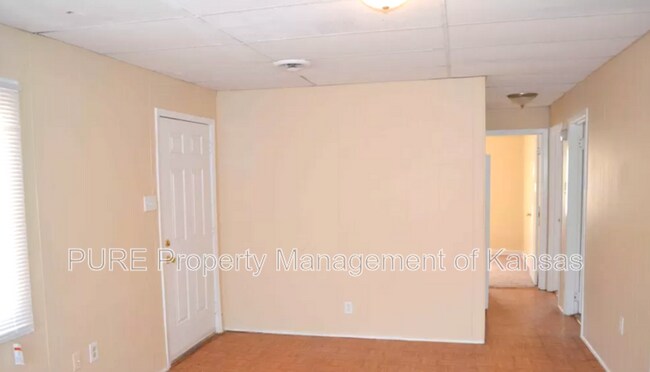 Building Photo - 3311 SE Girard St