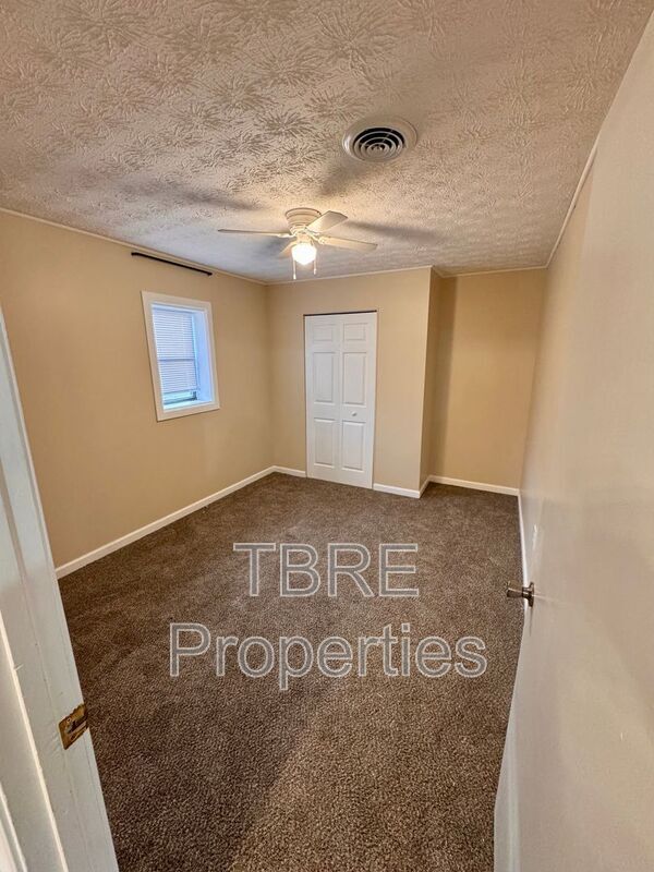 Building Photo - 6785 Mud River Rd