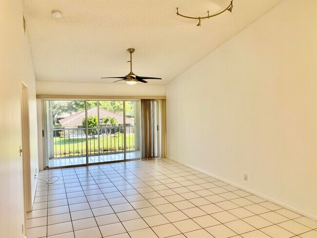 Foto del edificio - 460 NW 67th St