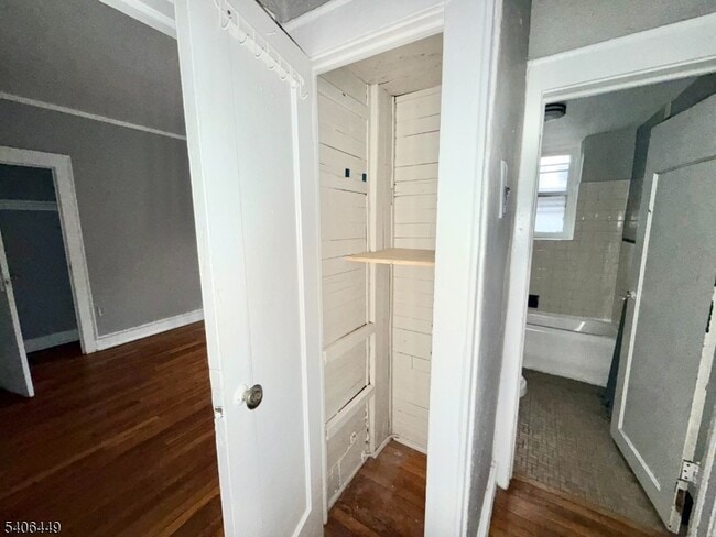 Building Photo - 17 Elwood Pl