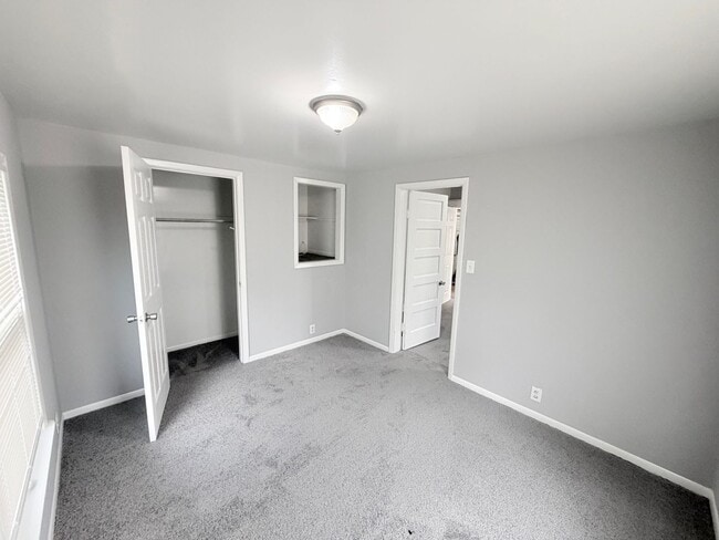 Building Photo - 1317 N Spring St