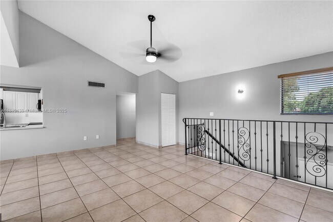 Foto del edificio - 341 W Park Dr