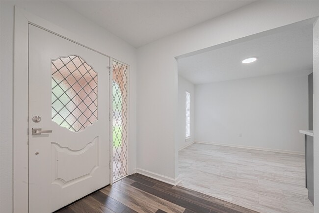 Foto del edificio - 5303 Lookout Mountain Dr