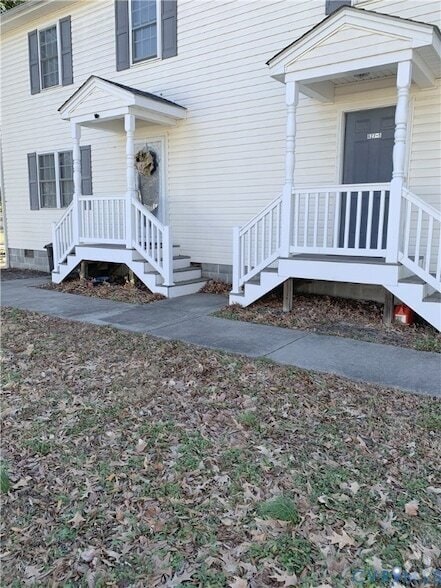 Building Photo - 627 Della St