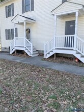 Building Photo - 627 Della St