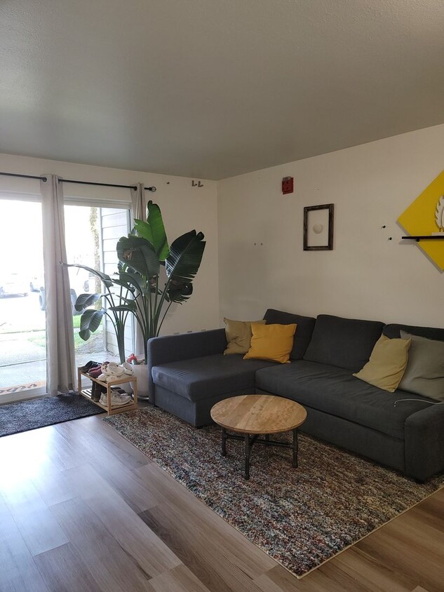 Primary Photo - Darling ground floor 1 bed/1 bath in downt...
