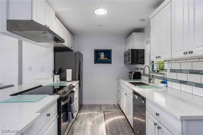 Foto del edificio - 1140 Rainbow Dr