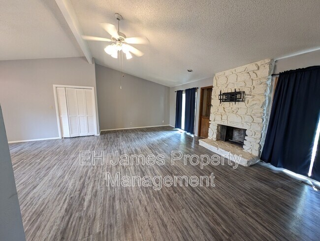 Foto del edificio - 8220 S College Ave