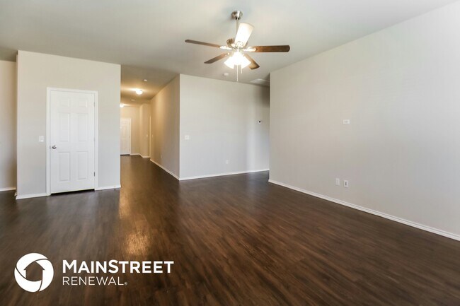 Building Photo - 1800 Sloane Dr