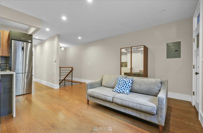 Building Photo - 312 Clifton Pl