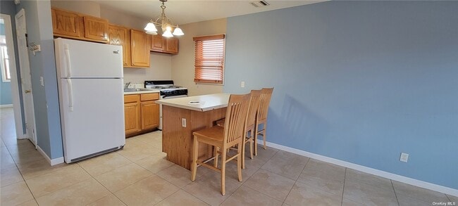 Building Photo - 42A Laforge Pl