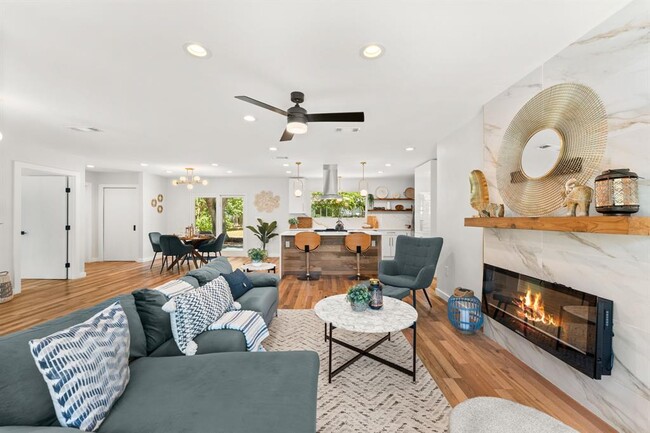 Foto del edificio - 5102 Ravensdale Ln