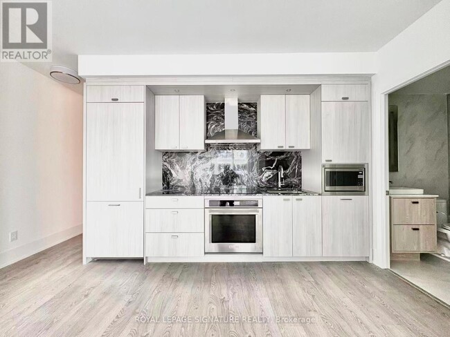 Building Photo - 115 Denison Ave