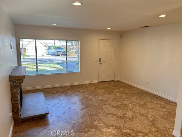 Building Photo - 5922 Santa Ana Ave