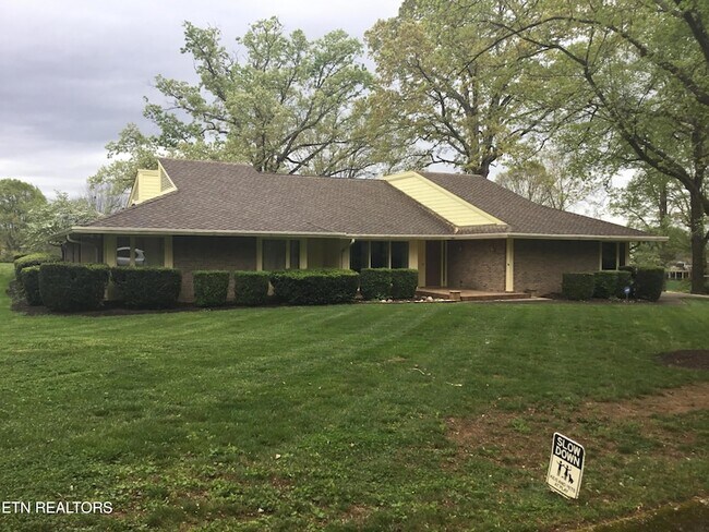 Foto del edificio - 218 Baltusrol Rd