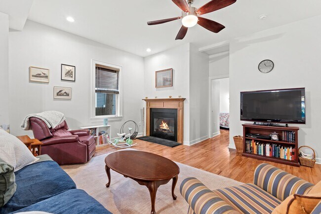 Building Photo - 3BR Charming 1910s Bungalow with Wrap Arou...