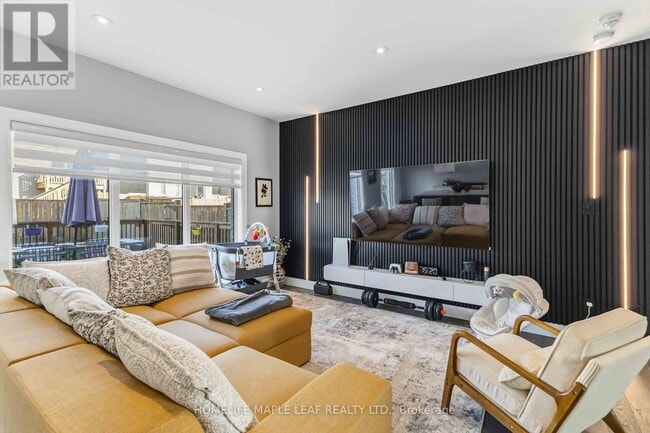 Building Photo - 1576 Dylan St