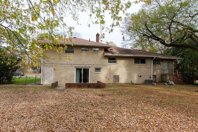 Building Photo - Call Sabrina Thomas at 757-767-0767 for more information