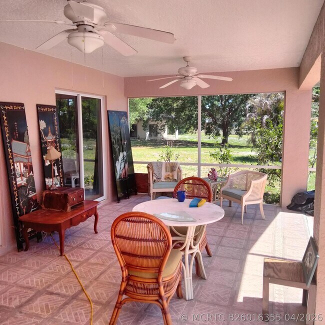 Foto del edificio - 312 SW Buzby Ct