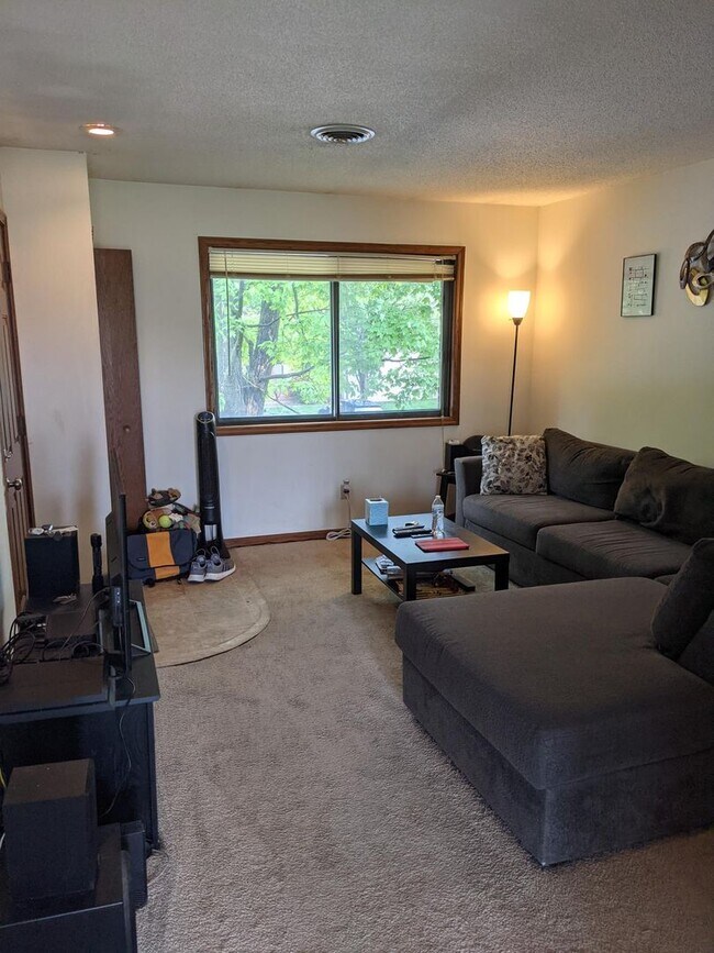 Building Photo - 1303 Christopher Cr. #6