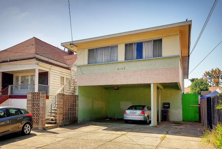 Primary Photo - 2133 34th Ave