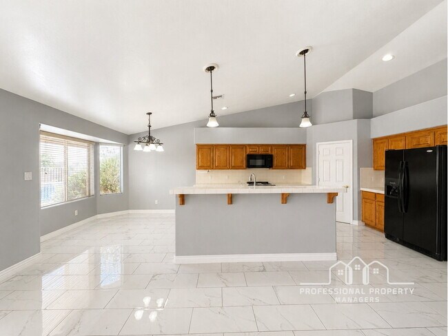 Foto del edificio - 4-bedroom, 3-bathroom home in Parkway Place