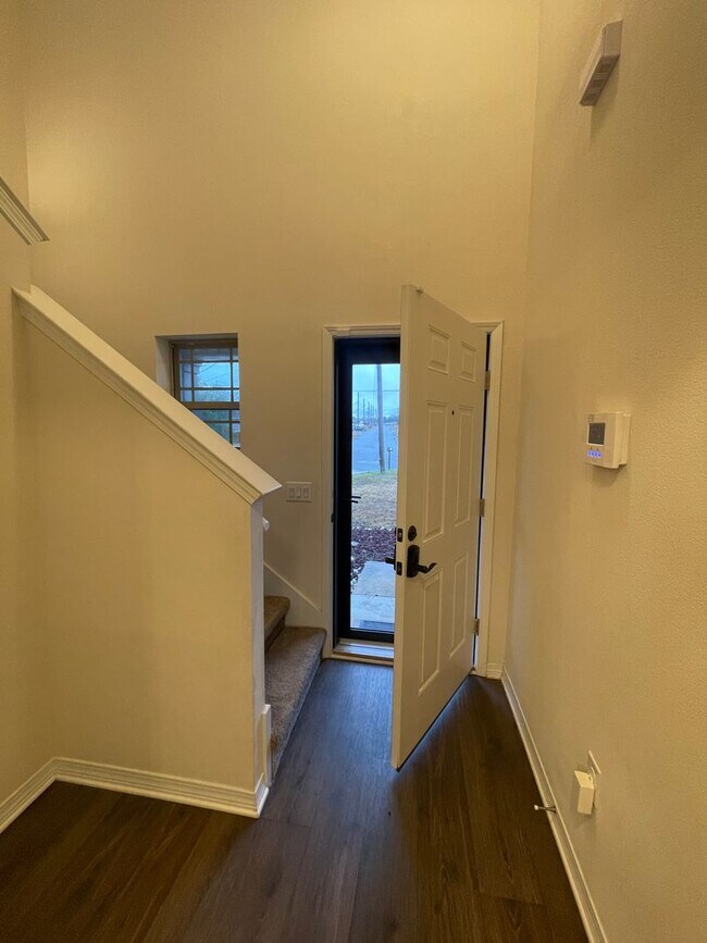 Building Photo - Great 3 Bedroom in North Pensacola