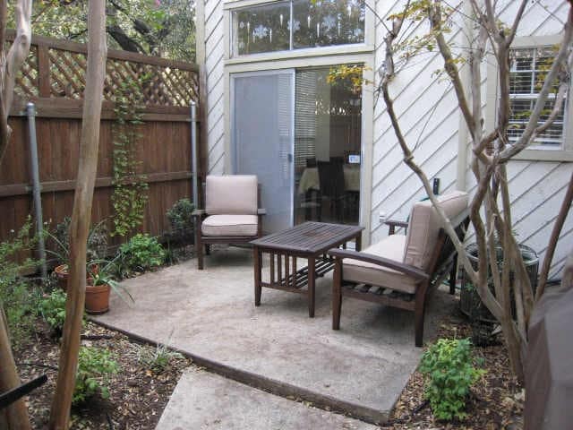  - 2815 Welborn St