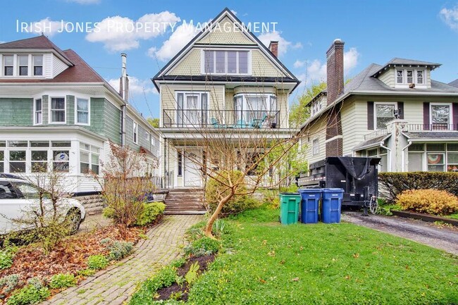 Building Photo - 67 Newman Pl