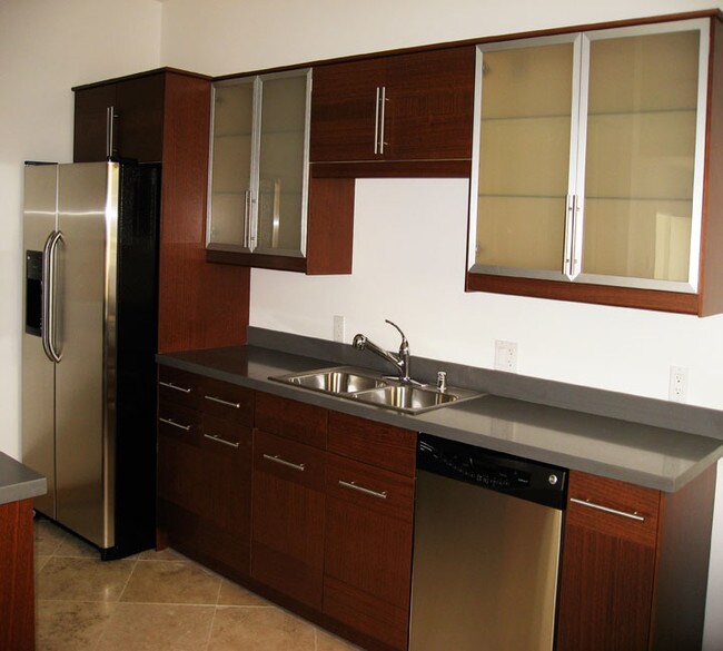 Building Photo - New, Modern, Loft-Style!