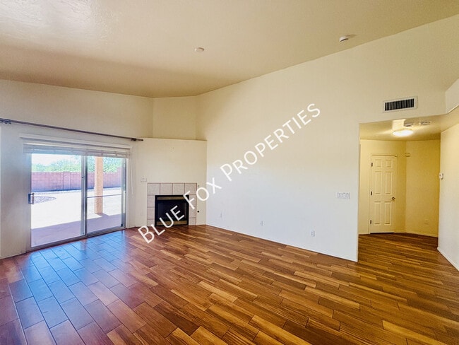 Building Photo - 10451 N Calle Verano Seco