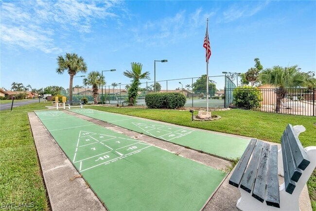 Foto del edificio - 6386 Royal Woods Dr