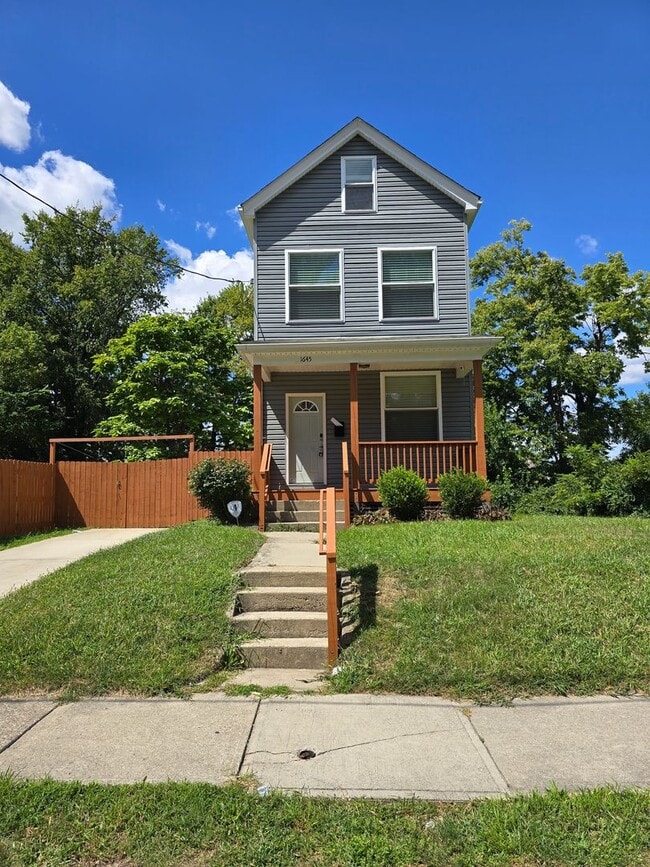 Building Photo - Super, Renovated 3 bed 1 bath! Available Now!