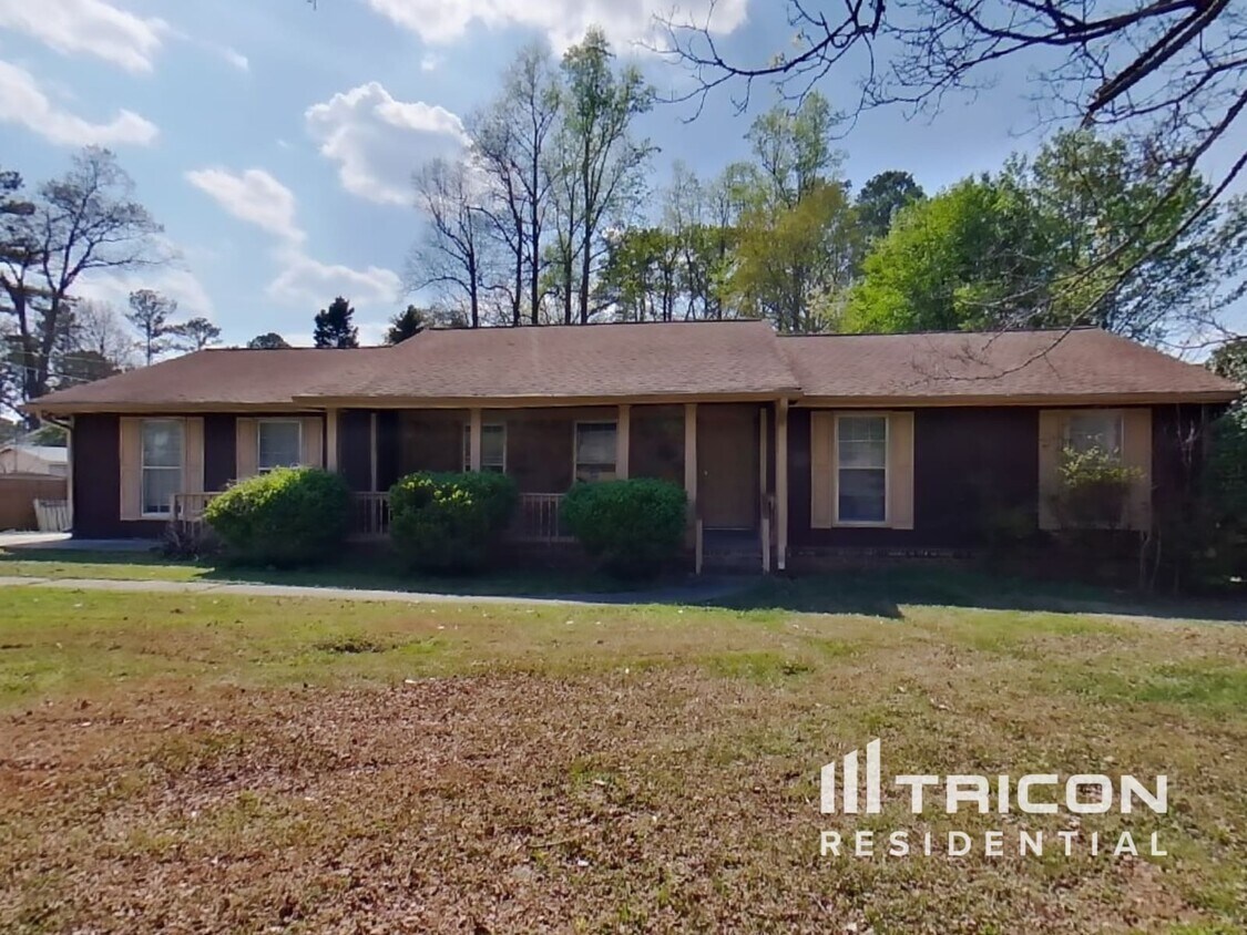 Primary Photo - 199 Kings Court Lawrenceville GA
