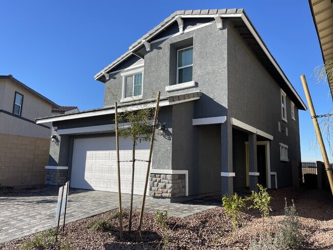 Foto del edificio - 4 BED 2.5 BATH 2 CAR GARAGE SINGLE FAMILY HOME IN CADENCE, HENDERSON w/ LARGE BACKYARD