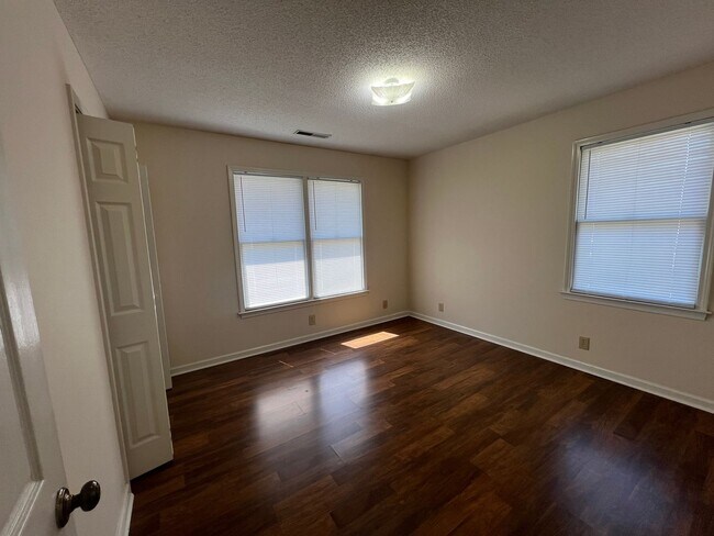 Foto del edificio - Mallwood