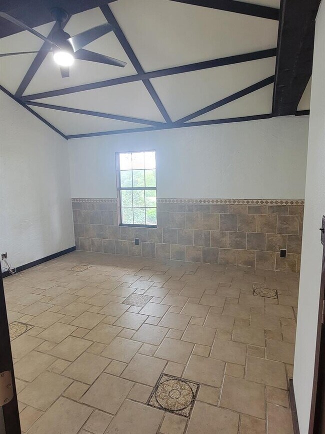 Foto del edificio - 24369 Bingham Creek Rd