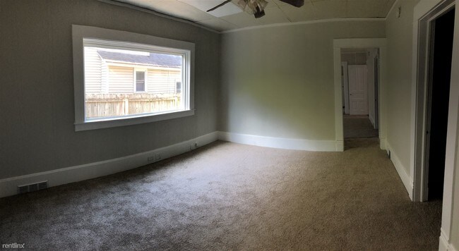 Building Photo - 2 br, 1 bath  - 939 Tamarack Ave NW # 1