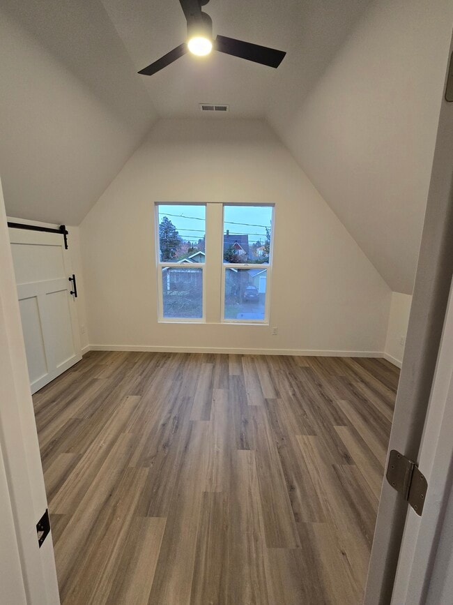 Foto del edificio - 515 Irving St