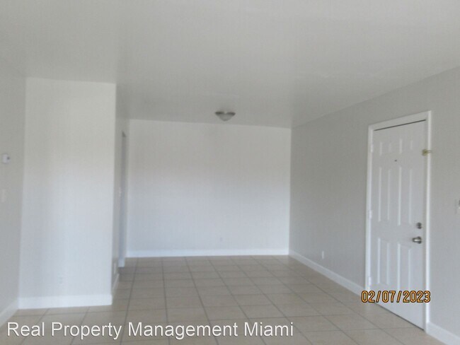 Building Photo - 2 br, 2 bath House - 2830 NW 55th Ave 2B