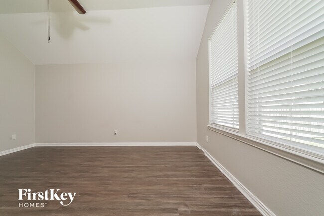 Building Photo - 1521 Toucan Dr