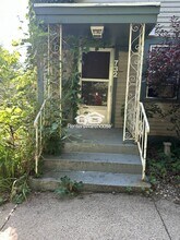 Building Photo - 732 19th St