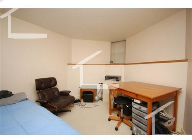 Foto del edificio - Charming 3 Bedroom- No Broker Fee