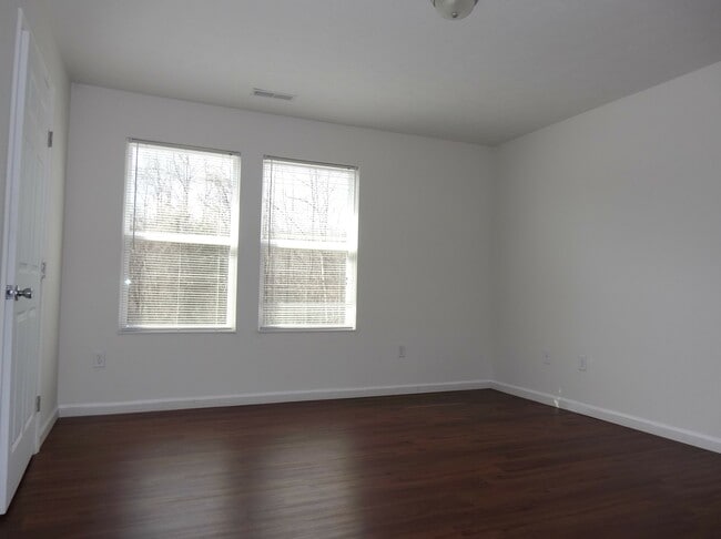 Building Photo - 1712 Athens Dr