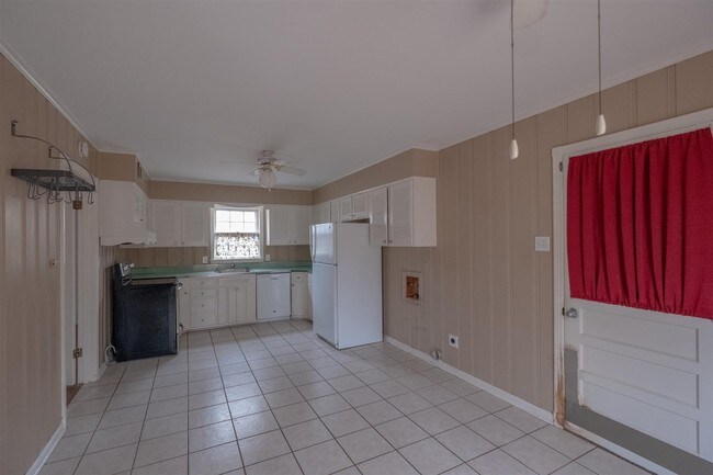 Building Photo - 433 Rosser Rd