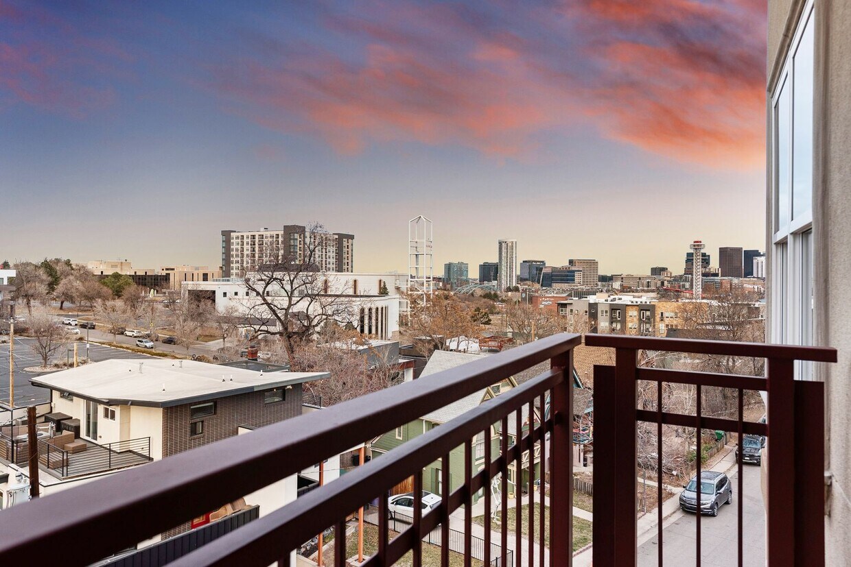 Gorgeous condo with city views - Gorgeous condo with city views