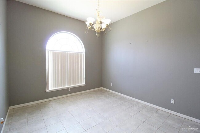 Foto del edificio - 19 Cardinal Ave