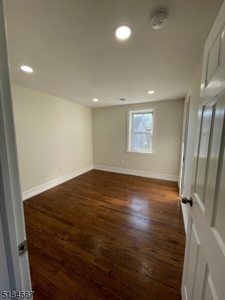 Building Photo - 421 Flanders Ave